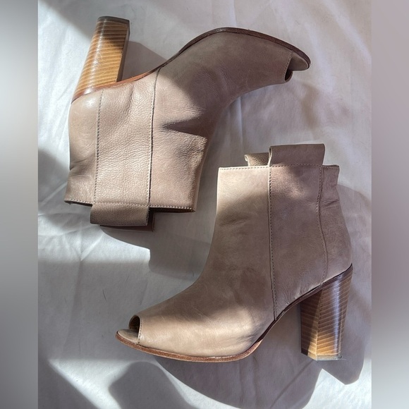 Kenneth Cole Vero Cuoio Made In Italy Leather Booties Women's Size 36 - Picture 4 of 9